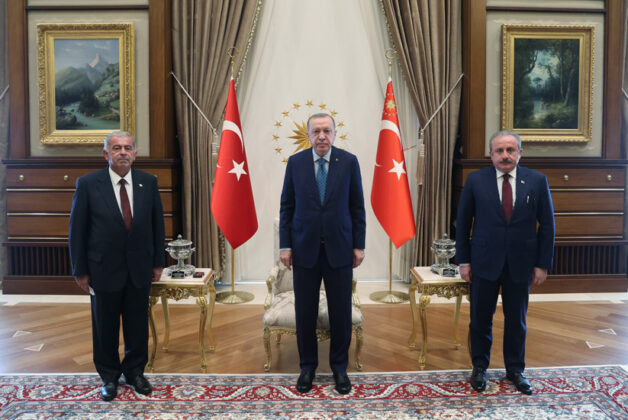 Cumhurbaşkanı Erdoğan, KKTC Cumhuriyet Meclisi Başkanı Sennaroğlu’nu kabul etti