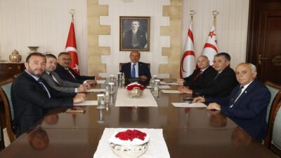 Cumhurbaşkanı Ersin Tatar, DAÜ Vakıf Yöneticiler Kurulu Başkan ve Üyelerini kabul etti