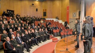 Cumhurbaşkanı Ersin Tatar, Kıbrıs Türk halkının Özgürlük Mücadelesi Lideri Dr. Fazıl Küçük’ün ölüm yıl dönümü nedeniyle Atatürk Kültür Merkezi’nde (AKM) düzenlenen anma programına katıldı