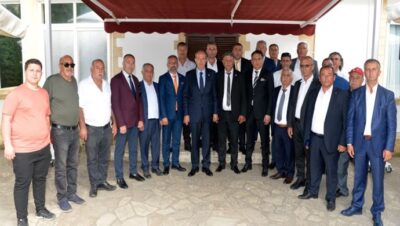Cumhurbaşkanı Ersin Tatar, Antalya’dan gelen muhtarlar ile bir araya geldi