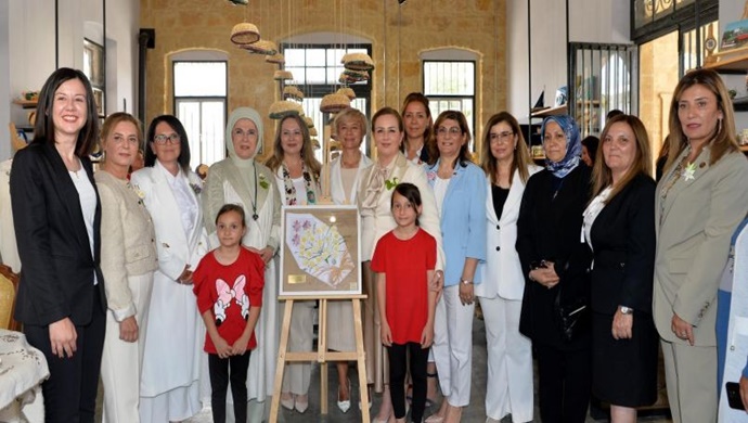Cumhurbaşkanı Ersin Tatar’ın eşi Sibel Tatar, Türkiye Cumhuriyeti Cumhurbaşkanı Recep Tayyip Erdoğan’ın eşi Emine Erdoğan, GİKA-KOOP’u ziyaret etti