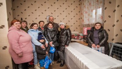 Birleşik Rusya, Donetsk, Makeevka ve Gorlovka’daki (DPR) askeri personele ve ailelerine hediyeler bağışladı