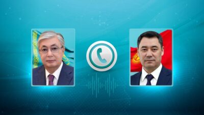 Глава государства провел телефонный разговор с Президентом Кыргызстана Садыром Жапаровым
