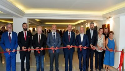 Cumhurbaşkanı Ersin Tatar, YDÜ Güzel Sanatlar Temmuz Sergisinin açılışını yaptı